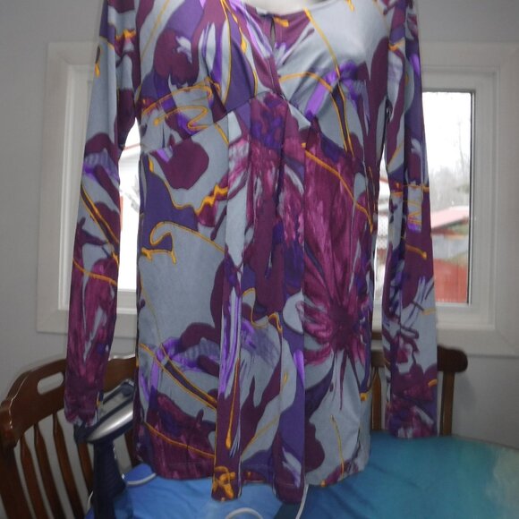 Daisy Fuentes artistic slinky top in size US M. - Picture 4 of 8